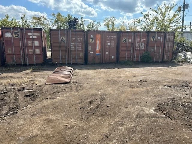 20 shipping and storage containers – 8 units available - image 2